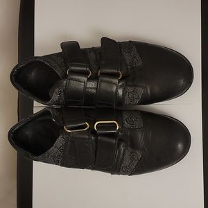 Gucci flats, size 8, gray and black